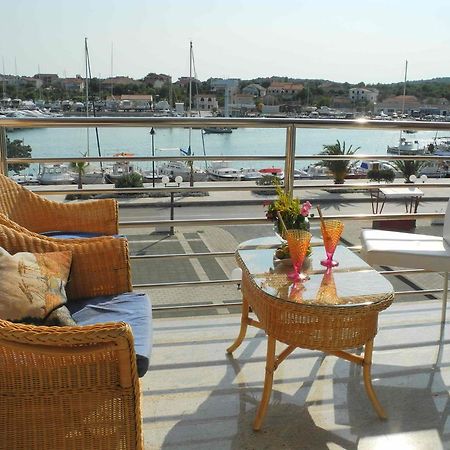 יזרה Apartments Antonela מראה חיצוני תמונה