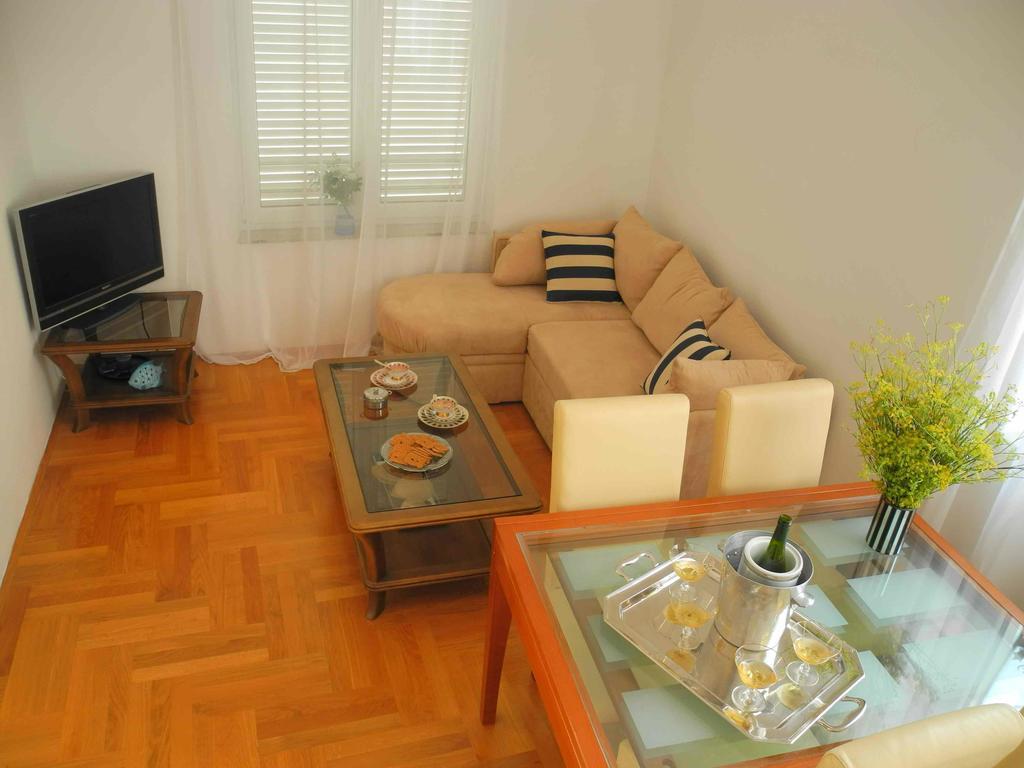 יזרה Apartments Antonela מראה חיצוני תמונה