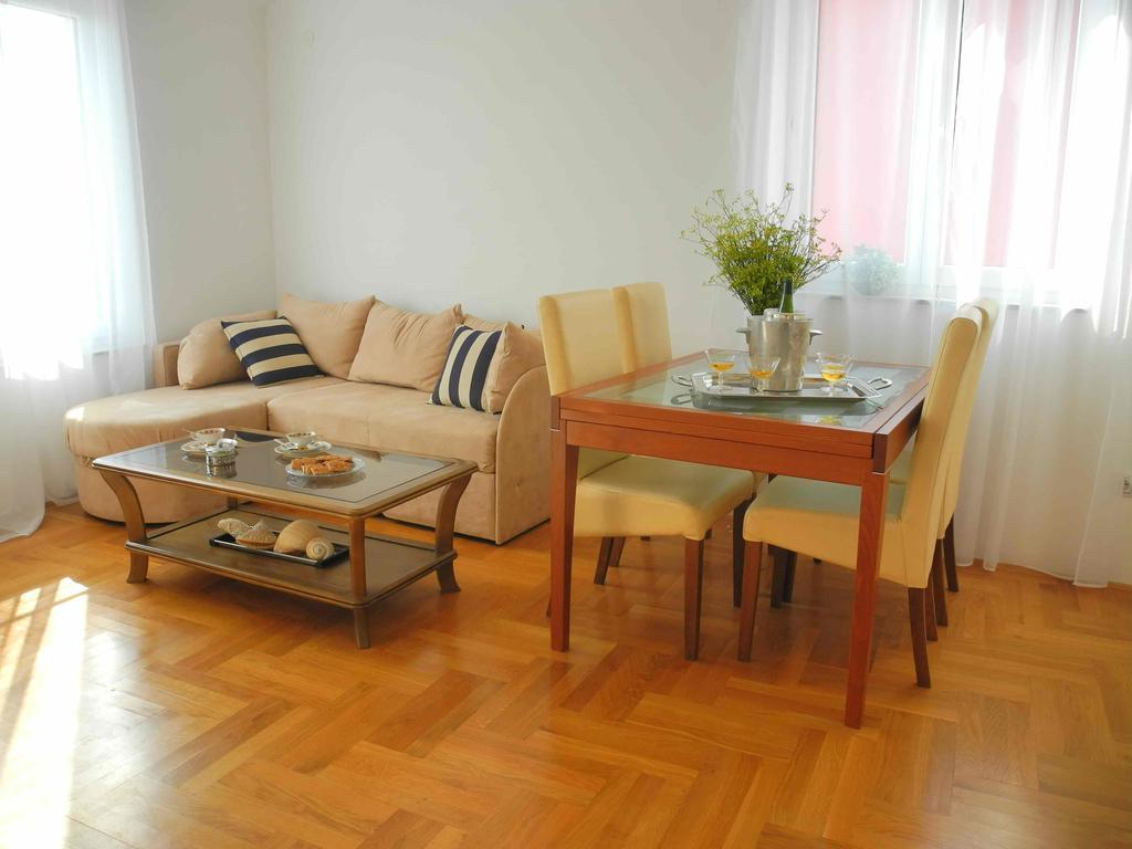 יזרה Apartments Antonela מראה חיצוני תמונה