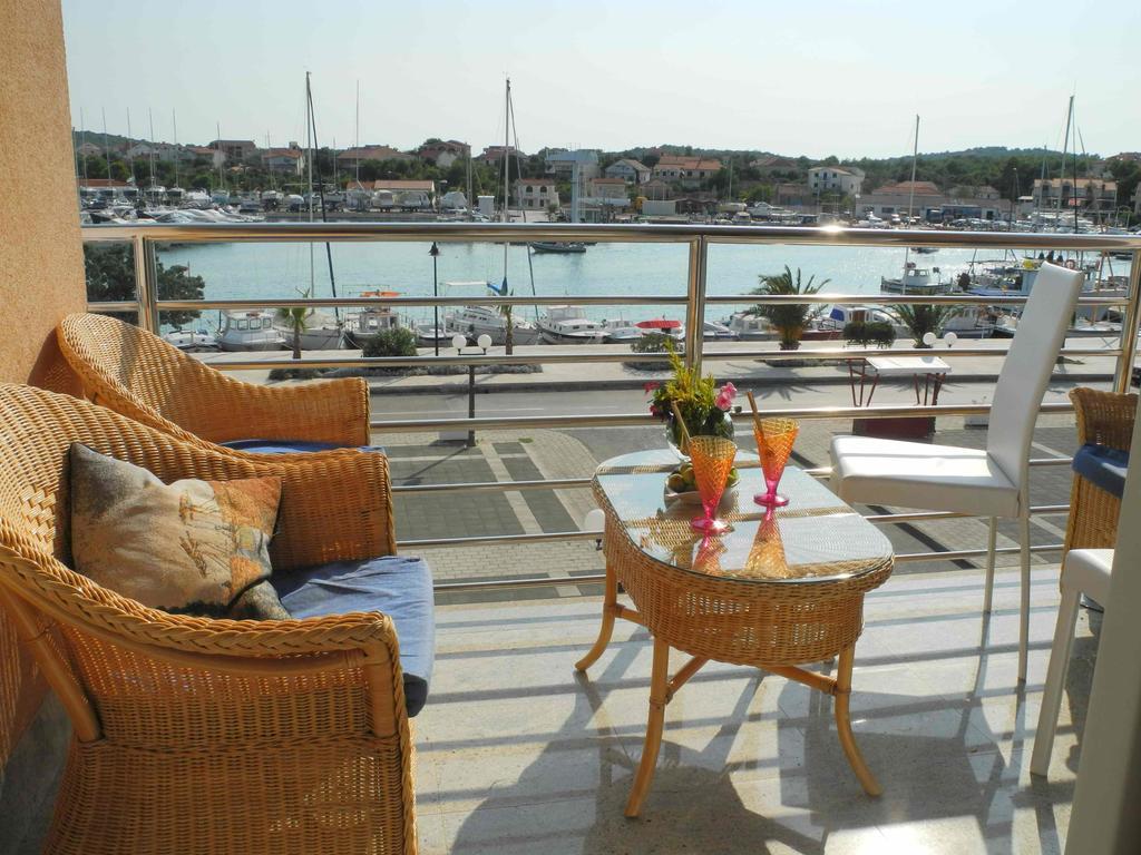 יזרה Apartments Antonela מראה חיצוני תמונה